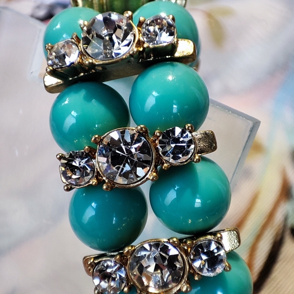 J. Crew Signed Faux Turquoise Beaded Stretch Bracelet Clear Rhinestones EUC - Picture 4 of 7
